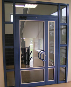 Двери распашные входные алюминиевые Alutech ALT C48  Беларусь