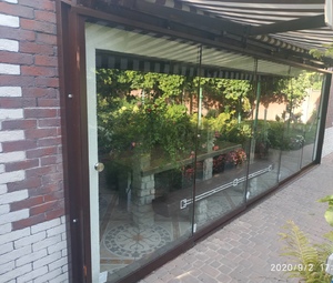 Безрамні розсувні конструкції приватного будинку Київ