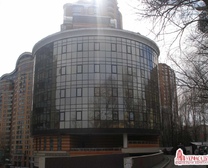 Стеклянный алюминиевый  фасад. Офисный центр на ул. Старонаводницкая Киев. Стоечно-ригельная фасадная система F50 (Alutech)
