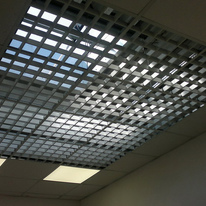 Врізка зенітних ліхтарів у даху коридору. Склади логістики. м. Бориспіль
